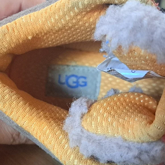 UGG Sneakers, Kid Size 13, Highland Hi Heritage, Brown Suede, Lace Up Booties - Picture 11 of 13